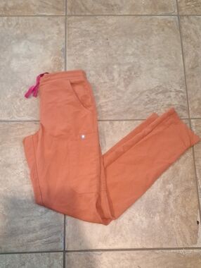 Figs Yola Cargo Scrub Pants Dirty Chai Woman's XSmall Tall  PO#2829